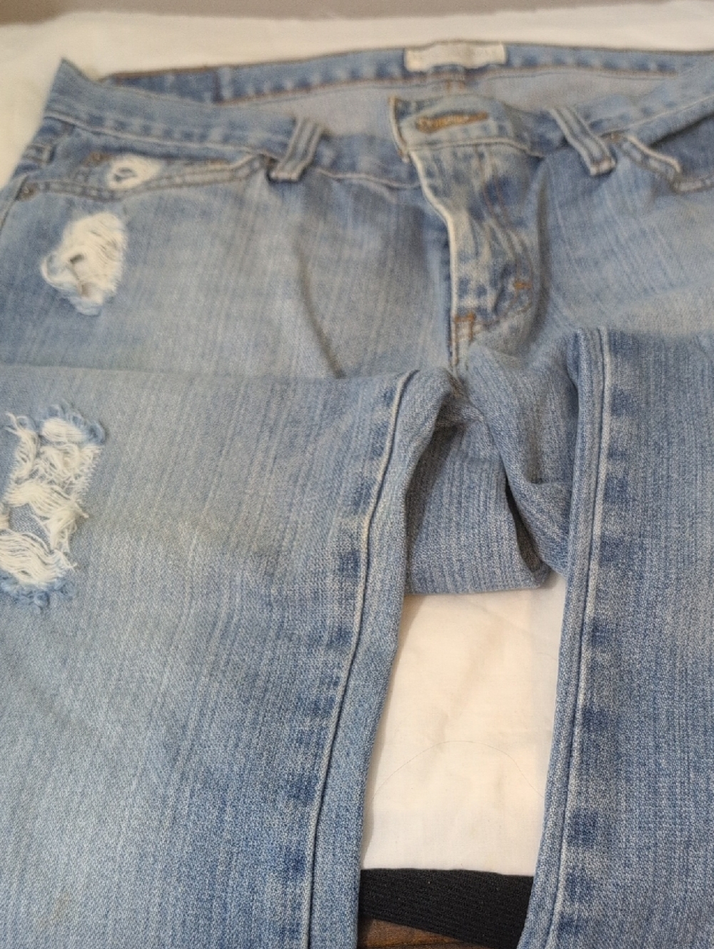 American Eagle Outfitters Light Blue Distressed Skinny Jeans